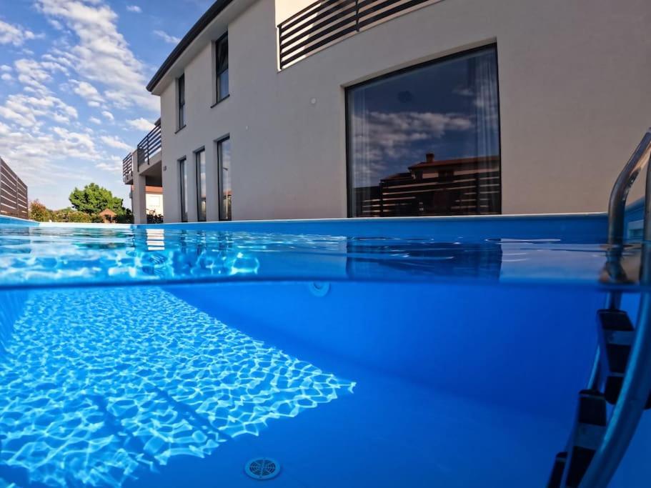 Marcante - Designer, Romantic Pool View Suite 포레치 외부 사진