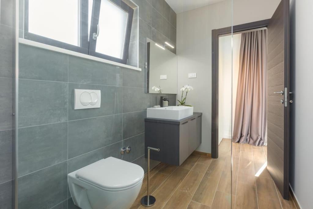 Marcante - Designer, Romantic Pool View Suite 포레치 외부 사진
